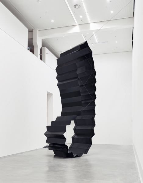 Tellurischer Riemen, lackierter Stahl, 2013