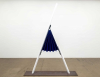 Are we folding ? Or are we Going to Unfold?, 2022, pulverbeschichteter Stahl 229 x 170 x 25 cm 30_kso2207.jpg